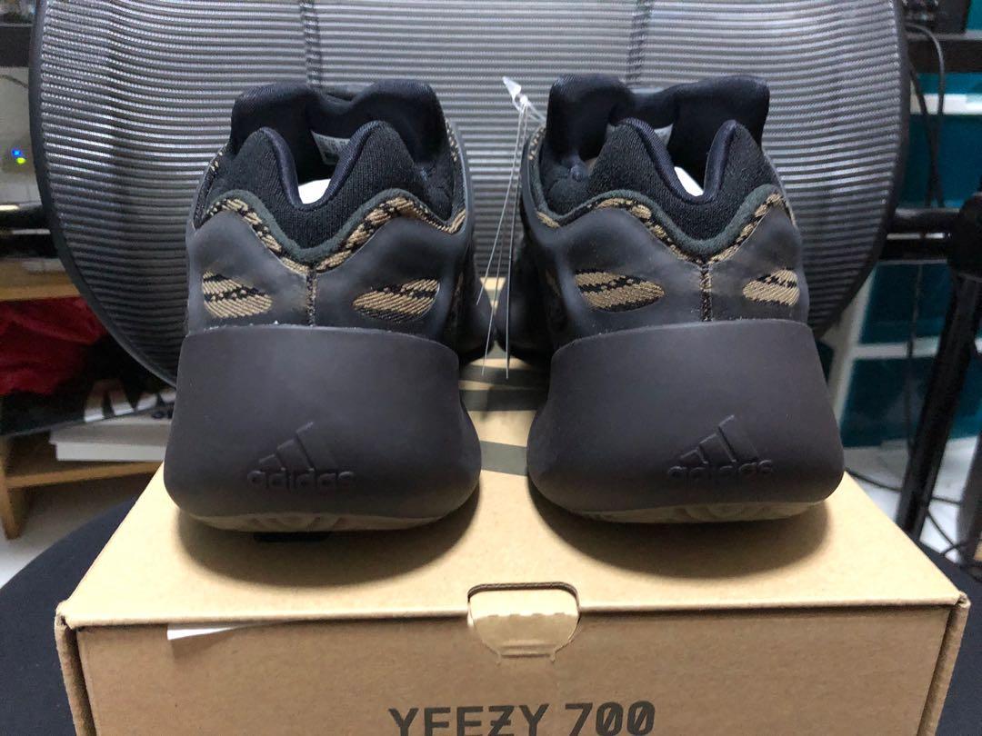 Adidas Yezzy Boost 700 V3 Alvah - Shoe Boxs