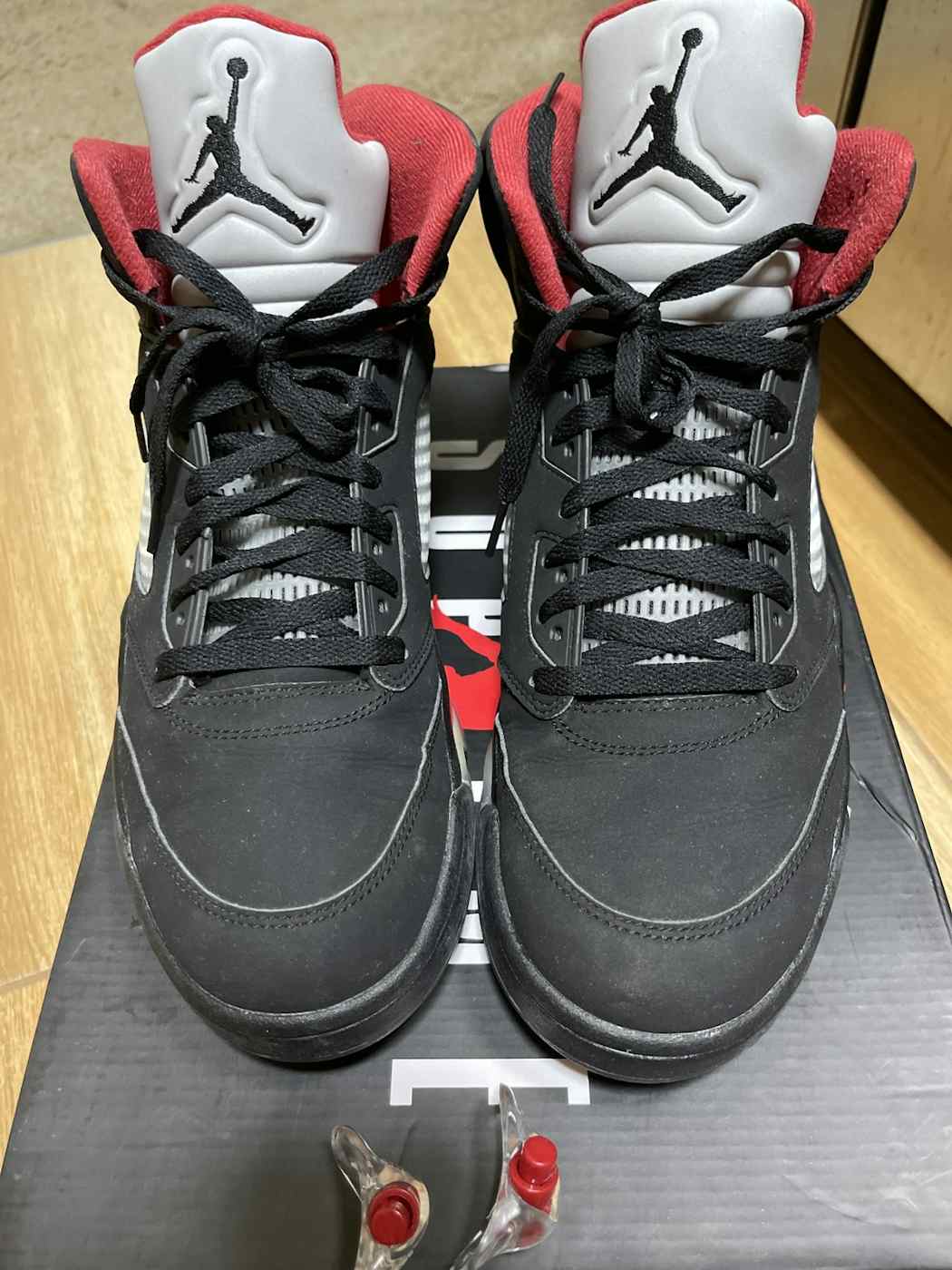 Air Jordan Retro 5 'SUPREME' - Shoe Boxs