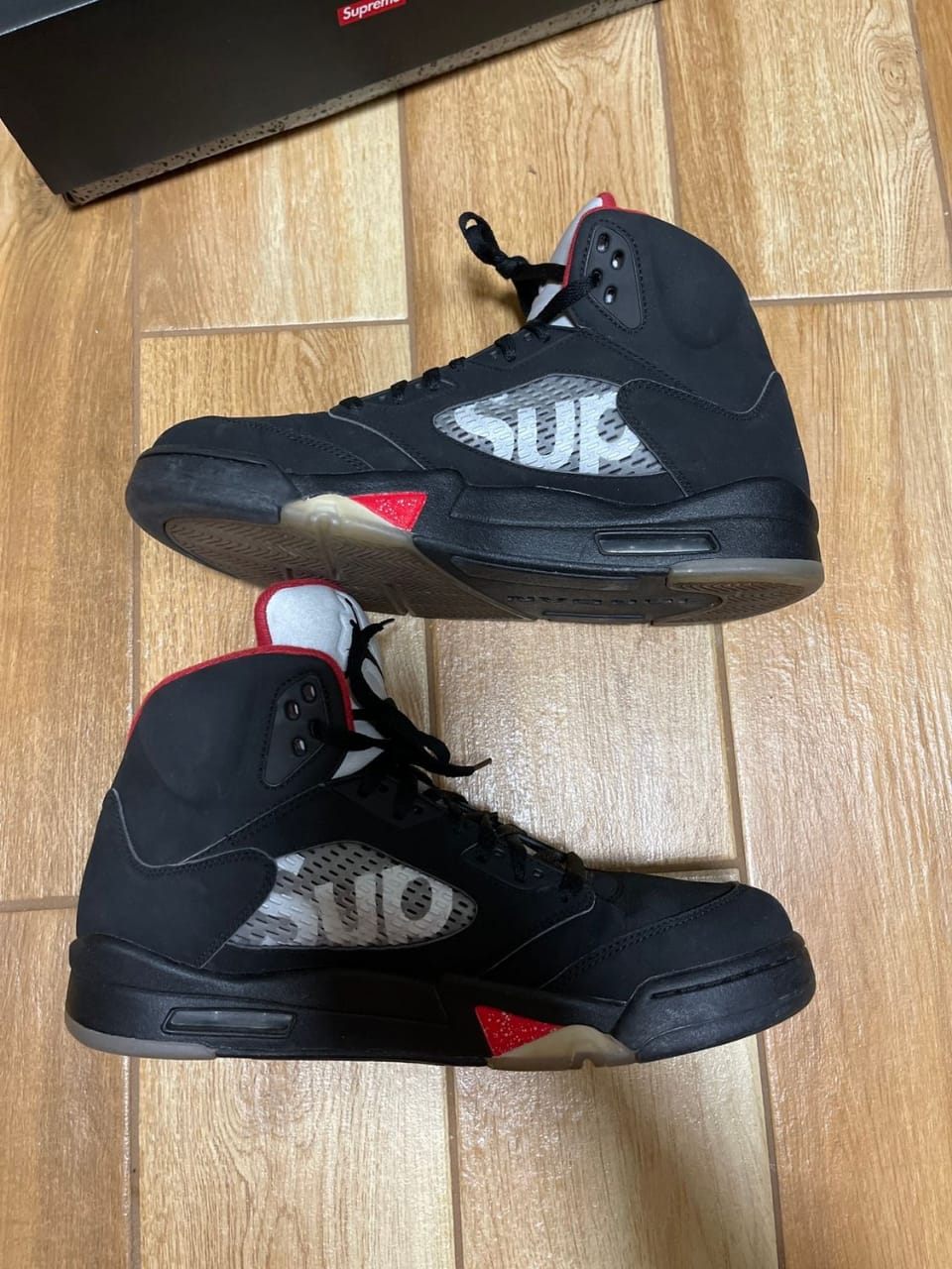 Air Jordan Retro 5 'SUPREME' - Shoe Boxs