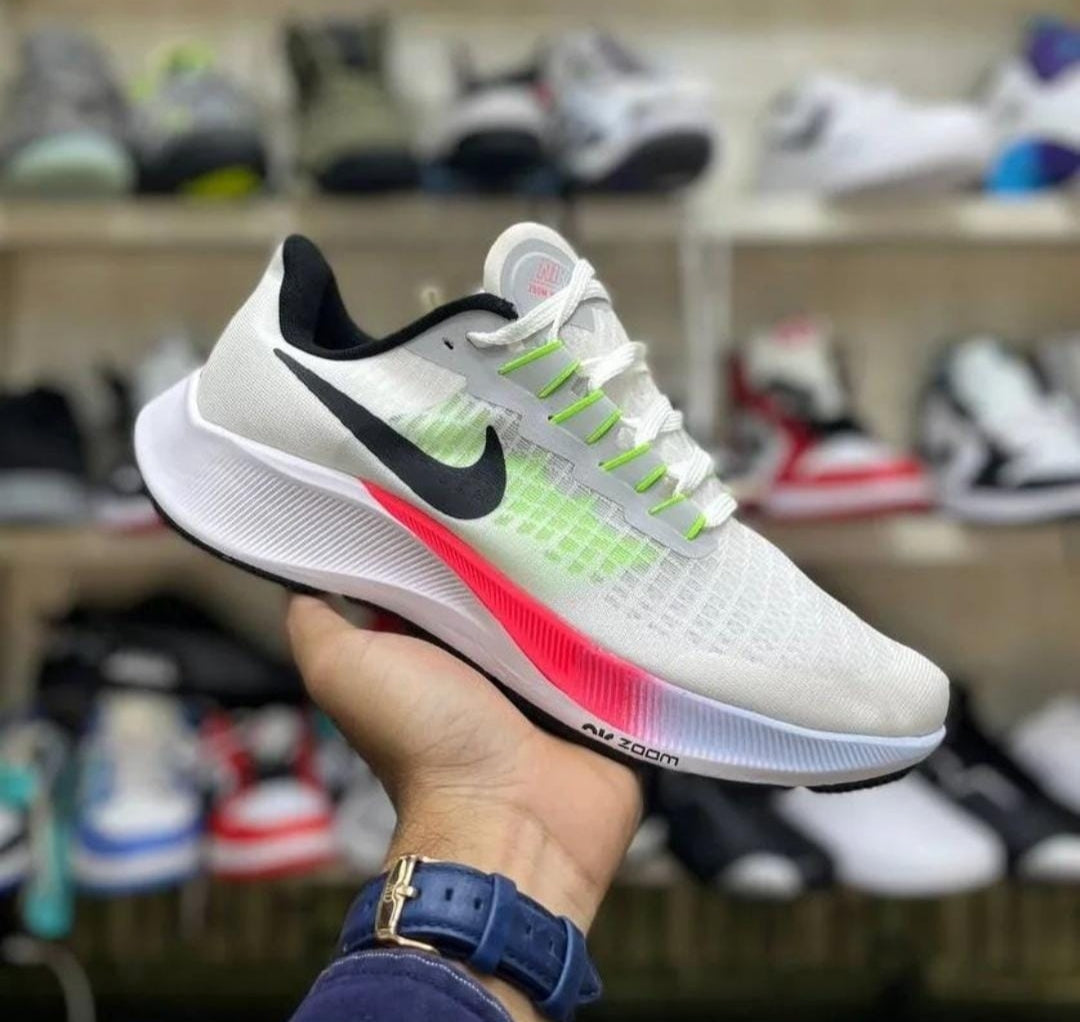 Nike Air Zoom Pegasus 37 - Shoe Boxs