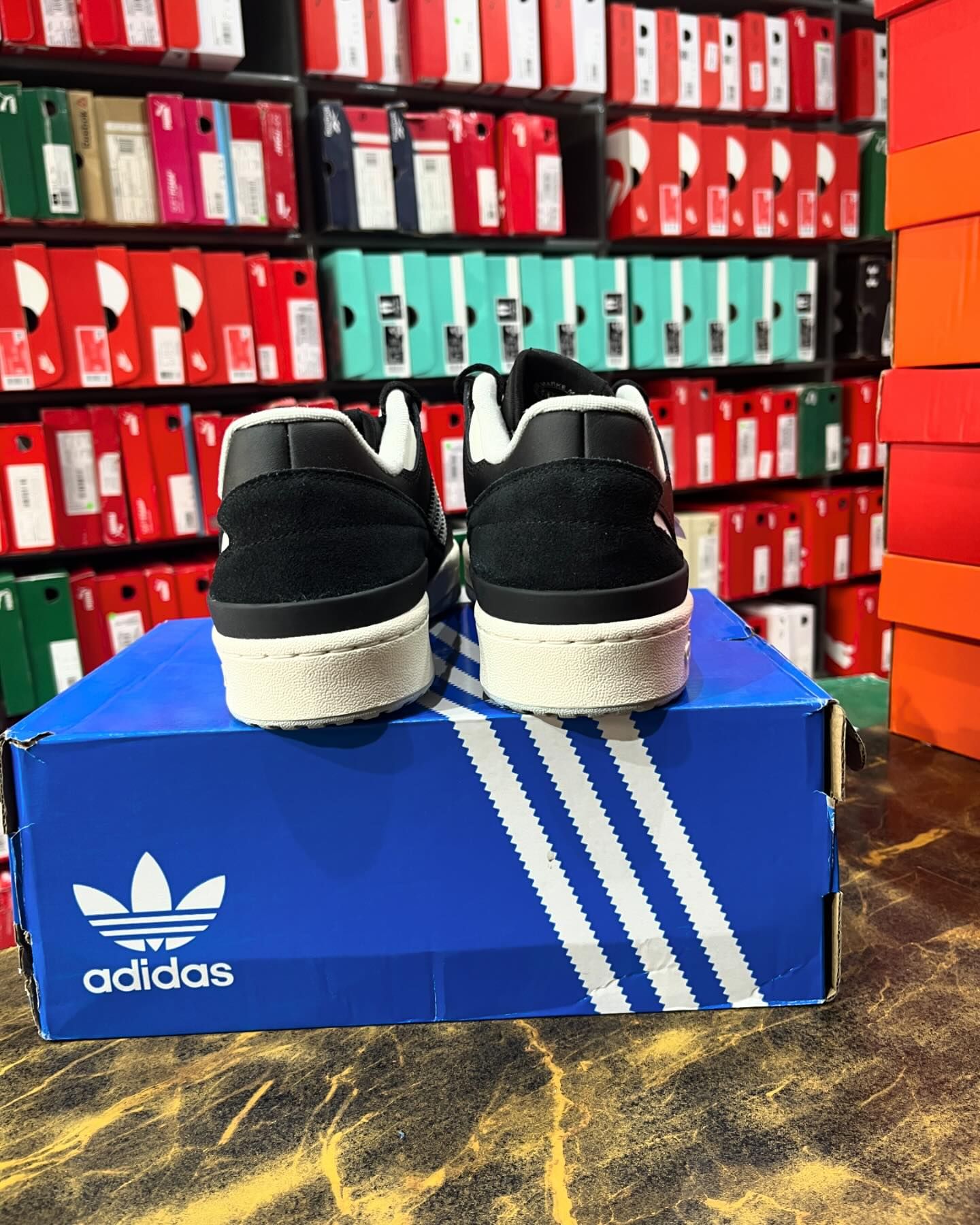 Adidas Forum Low Black - Shoe Boxs