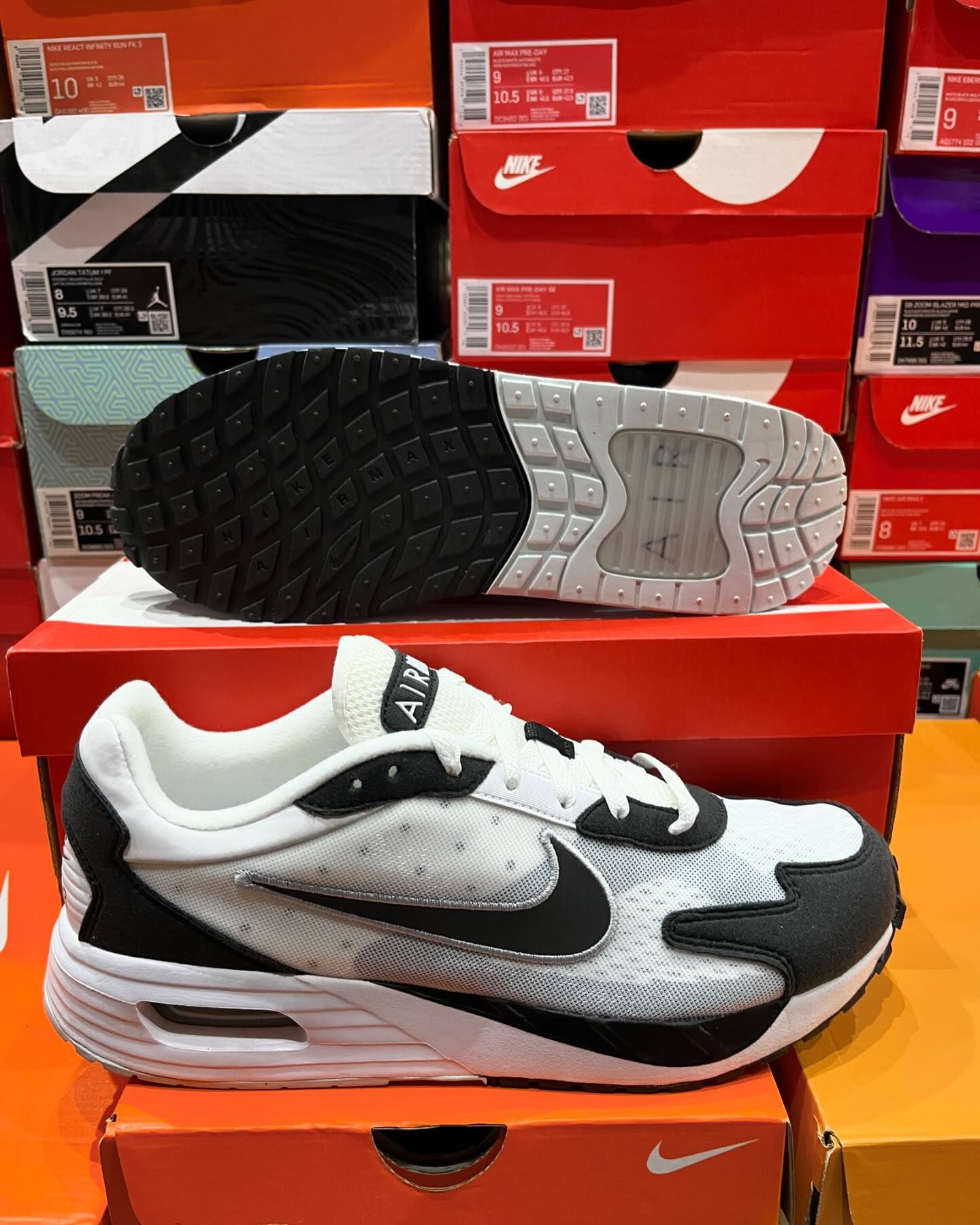 Nike Air Max Solo - Shoe Boxs