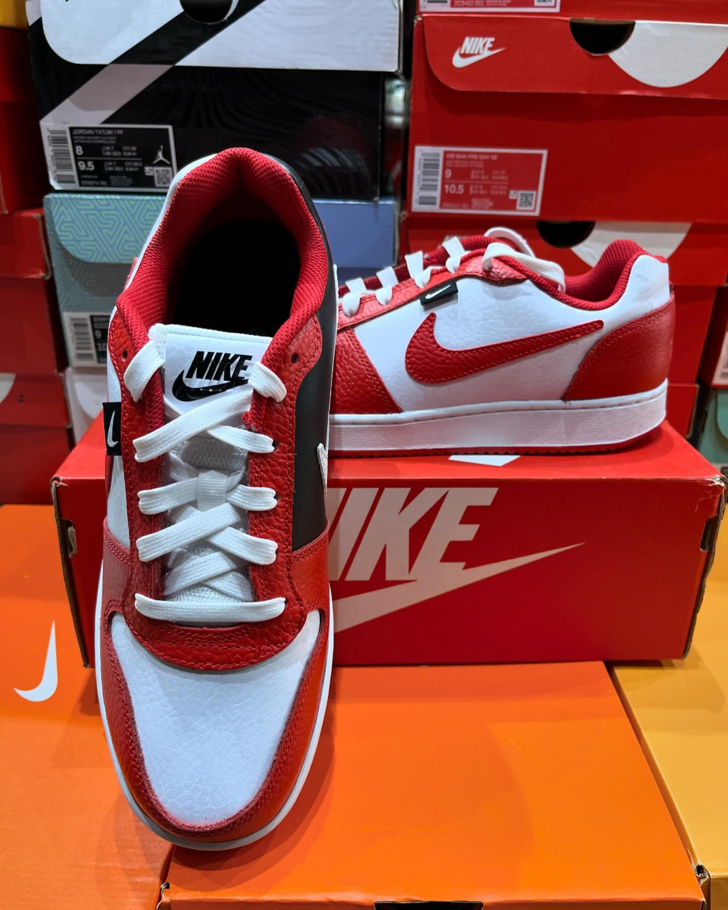 Nike EBERNON Low Pren Redwhite - Shoe Boxs