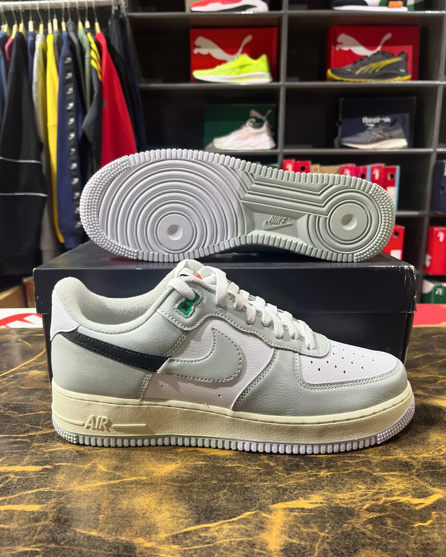 Nike Airforce 1 '07 LV8 - Shoe Boxs