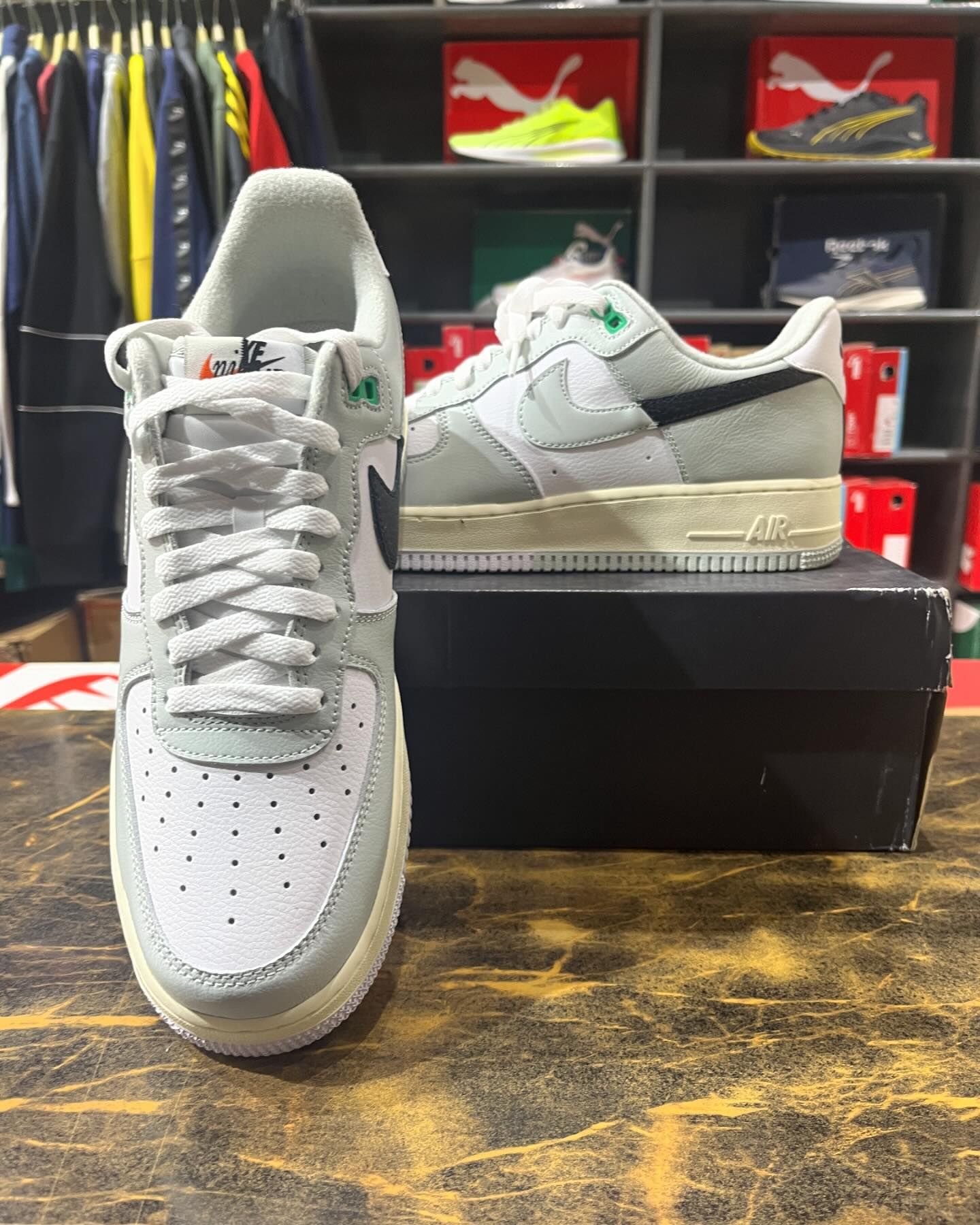 Nike Airforce 1 '07 LV8 - Shoe Boxs