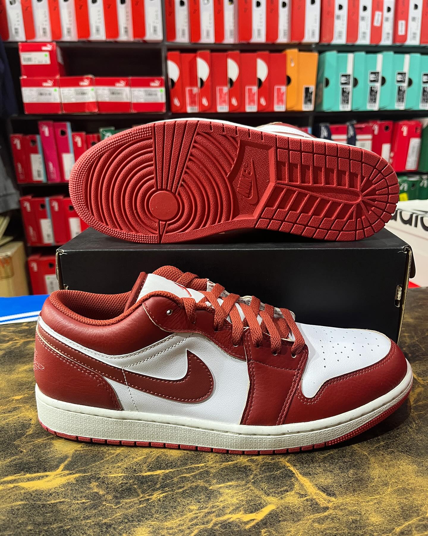 Air Jordan 1 Low Se - Shoe Boxs