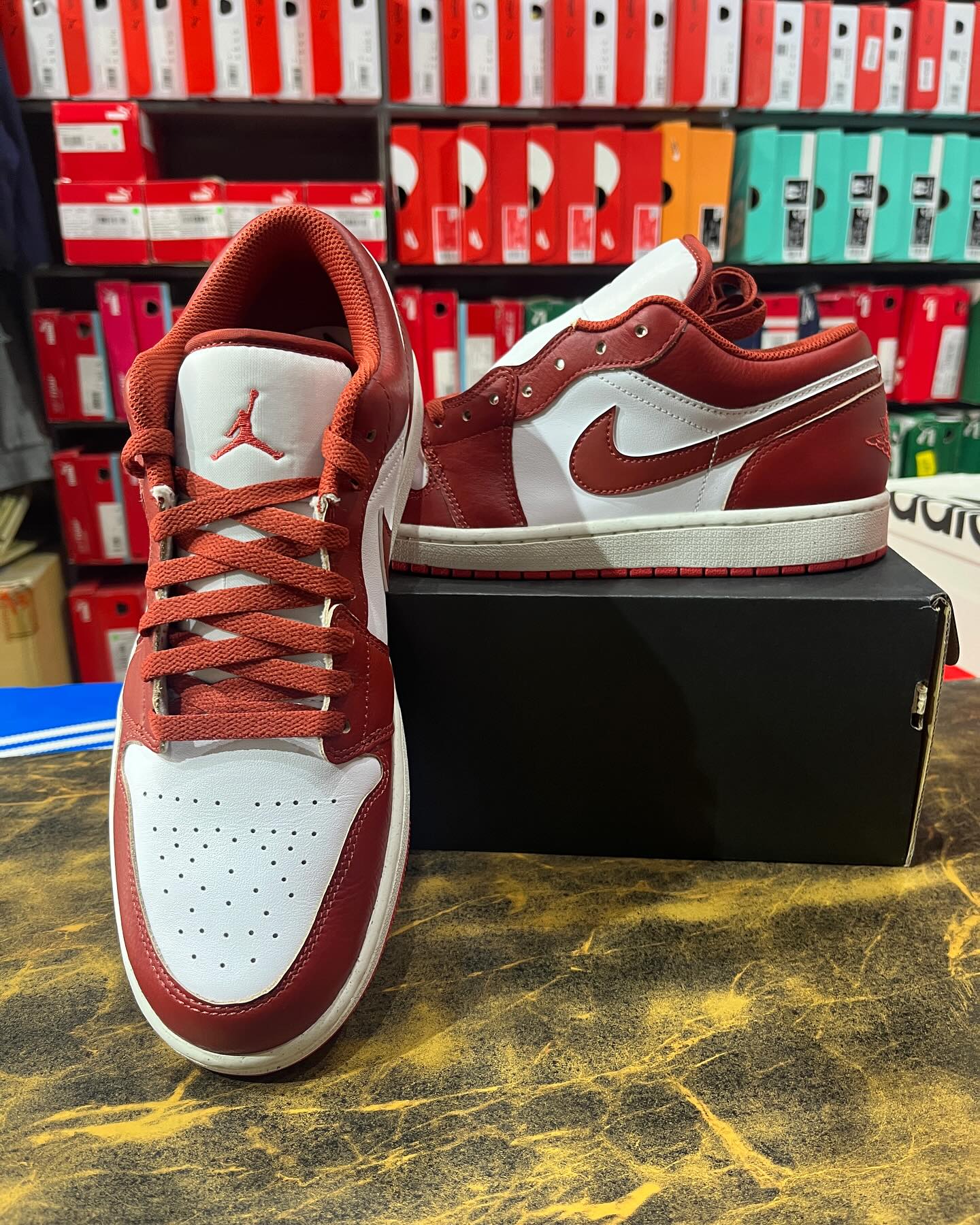 Air Jordan 1 Low Se - Shoe Boxs