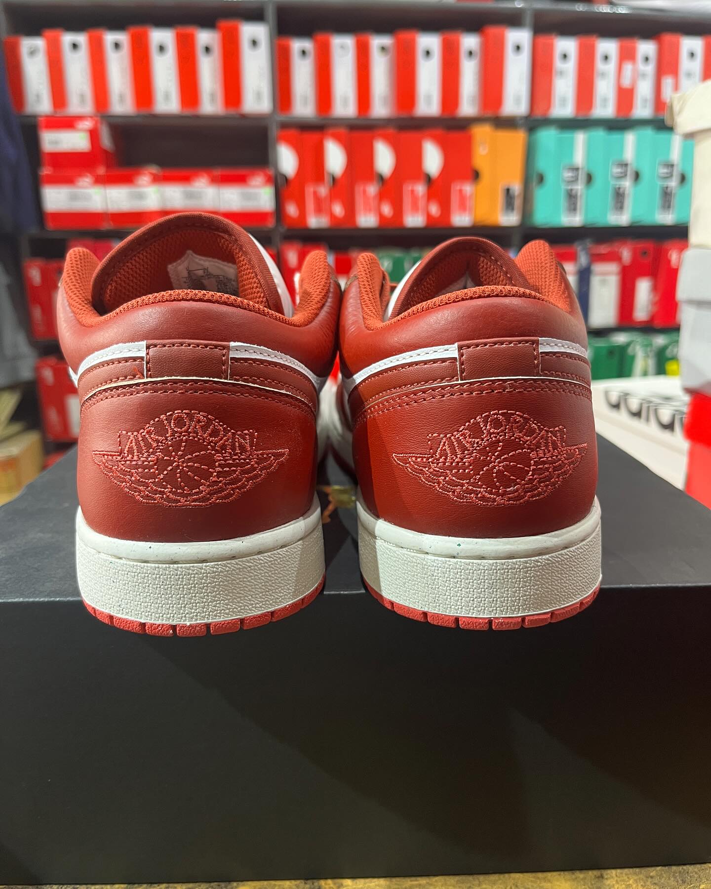 Air Jordan 1 Low Se - Shoe Boxs