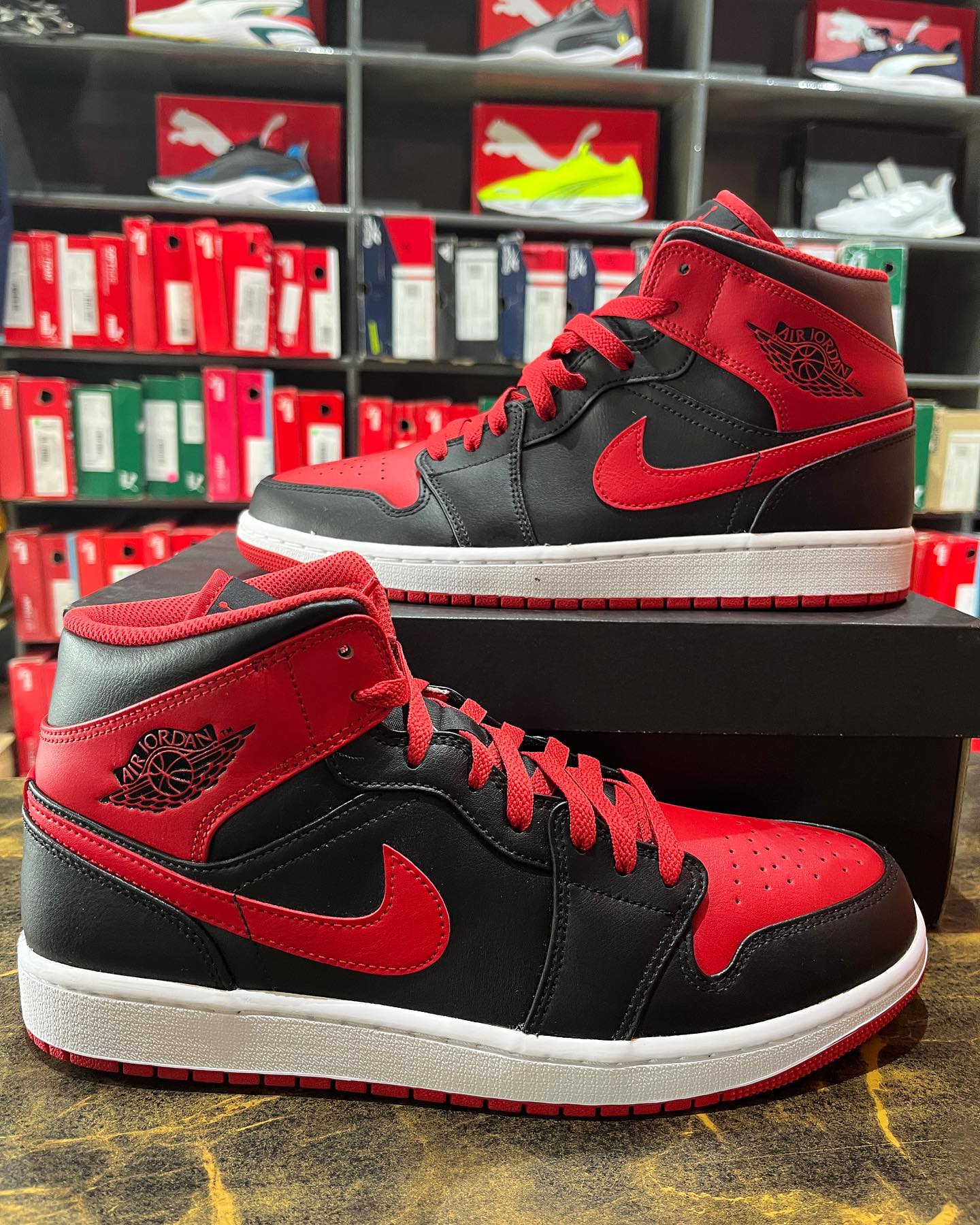 Nike Air Jordan 1 Mid Red Thunder - Shoe Boxs