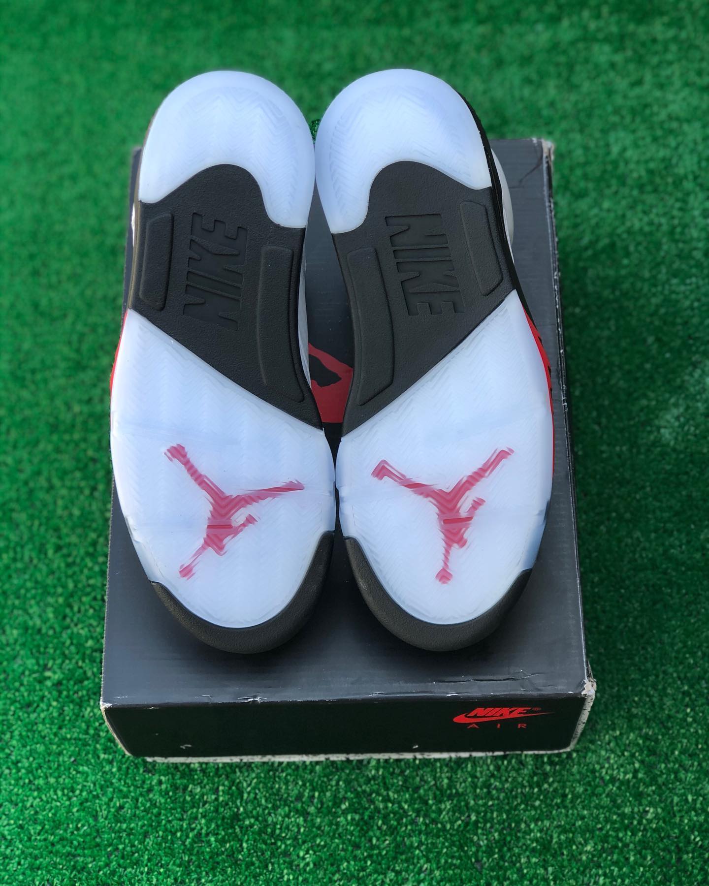 Jordan Retro 5 Fire Red - Shoe Boxs