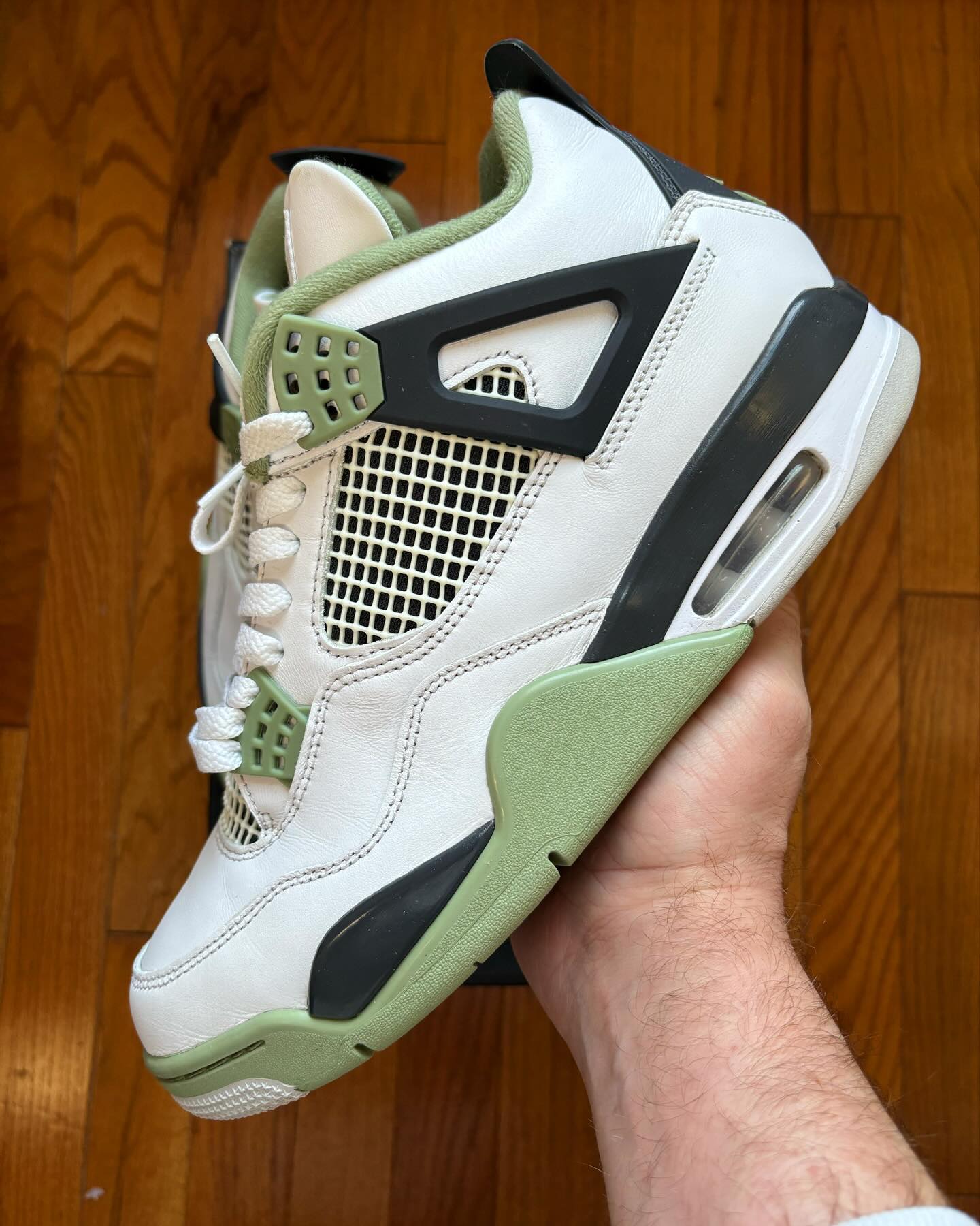 Jordan 4 Retro Seafoam - Shoe Boxs