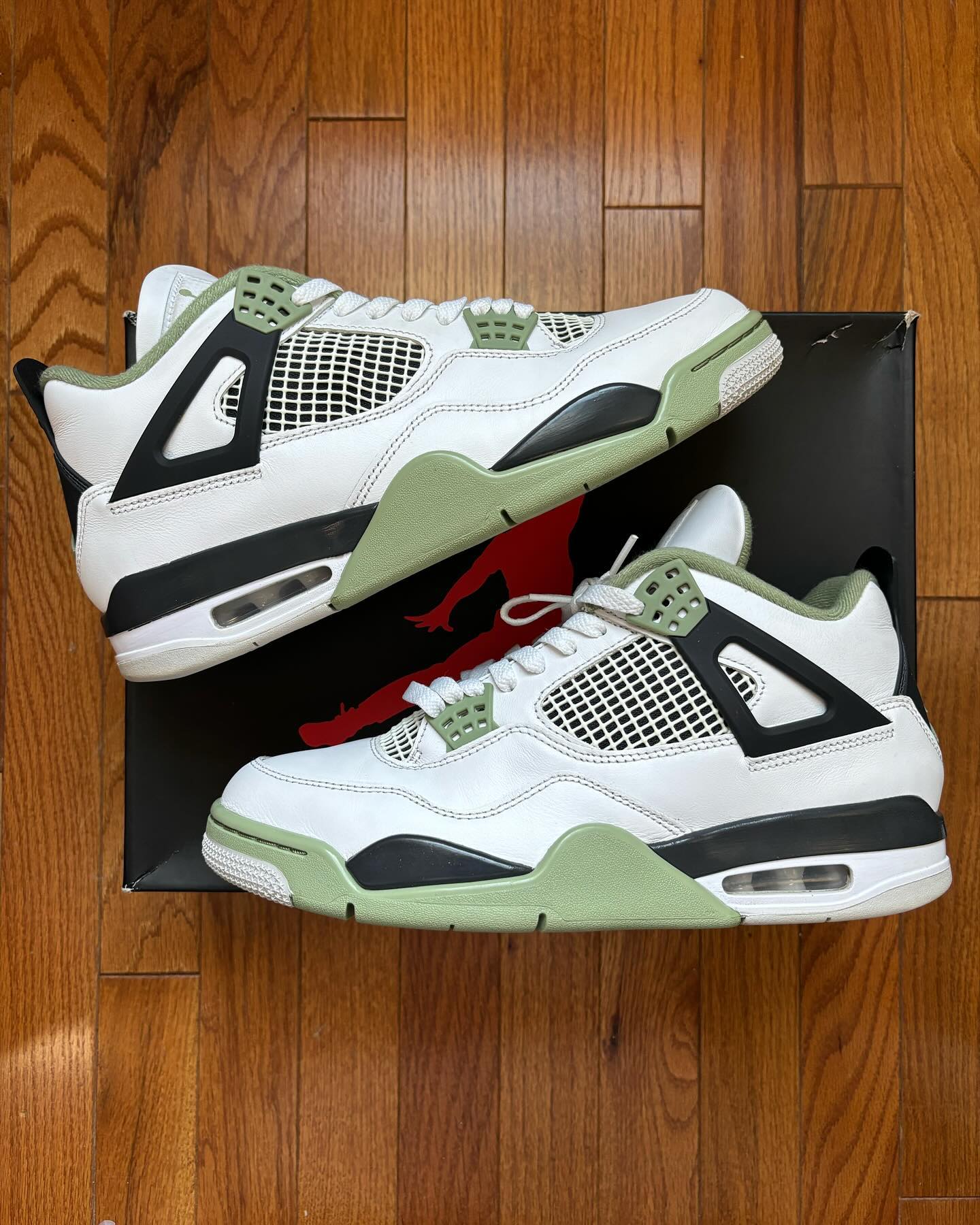 Jordan 4 Retro Seafoam - Shoe Boxs