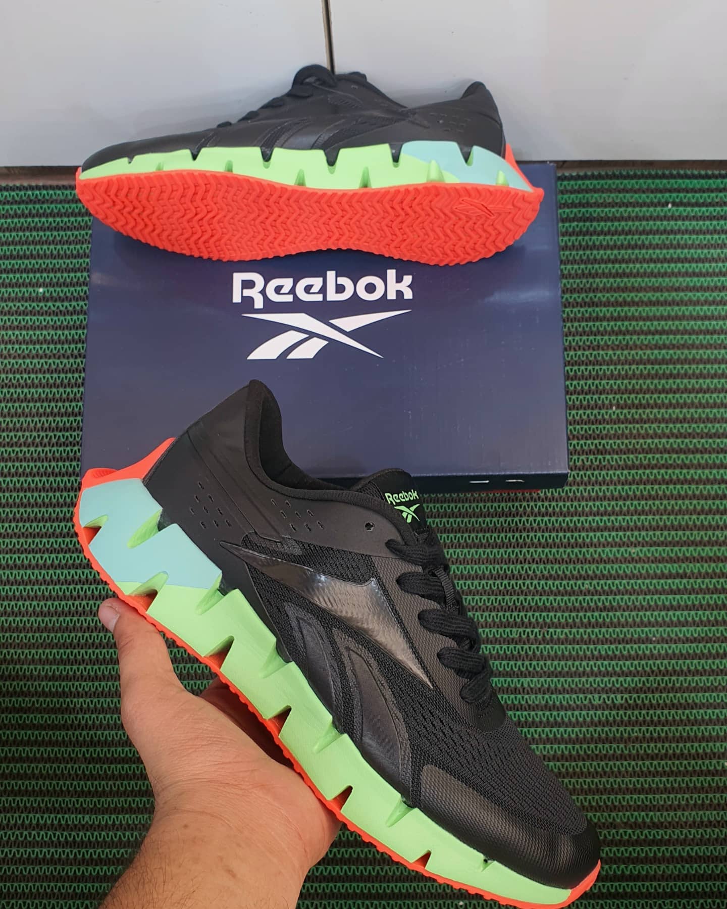 Reebok Zig Daynamica Black - Shoe Boxs