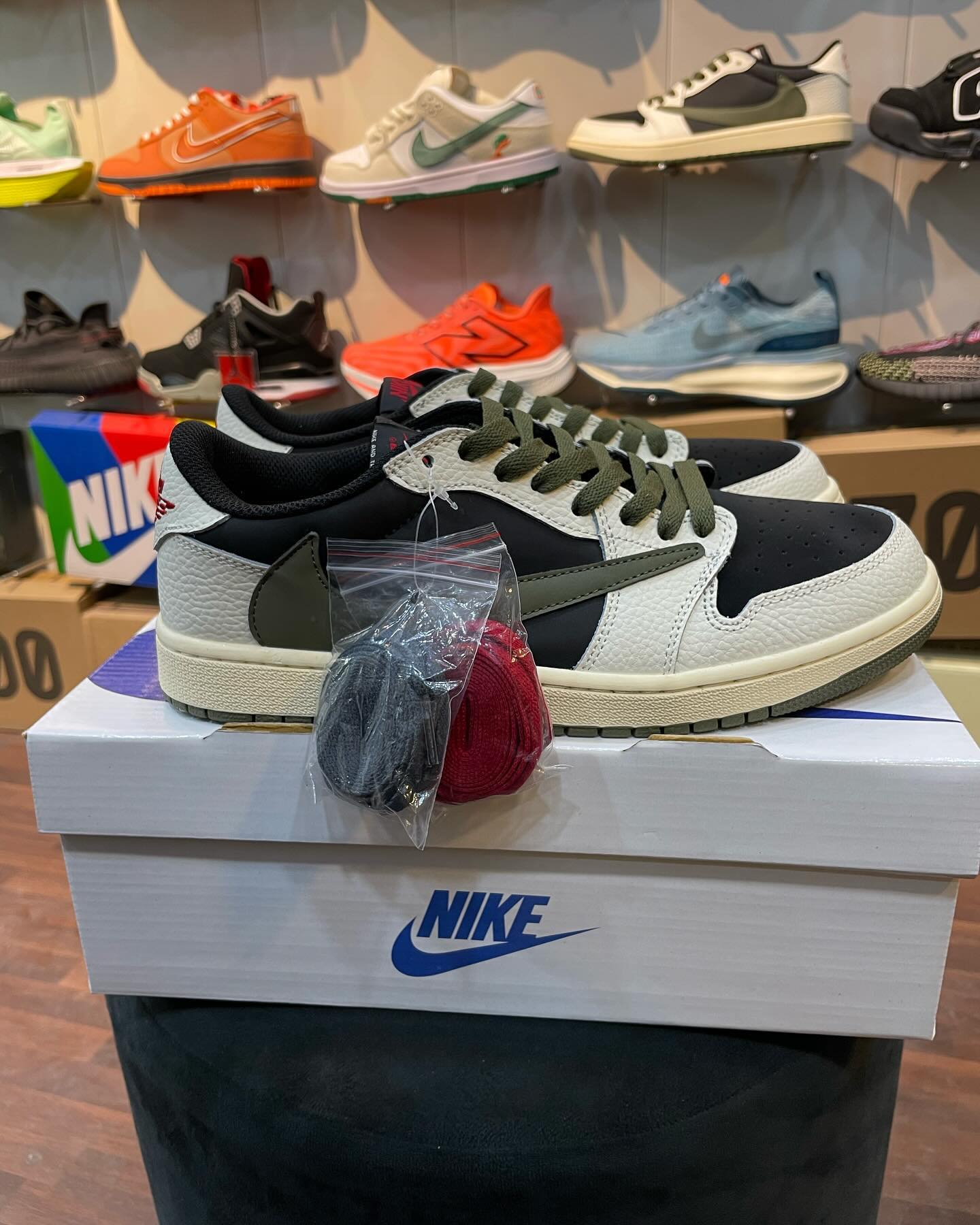 Nike Low Travis Scott - Shoe Boxs