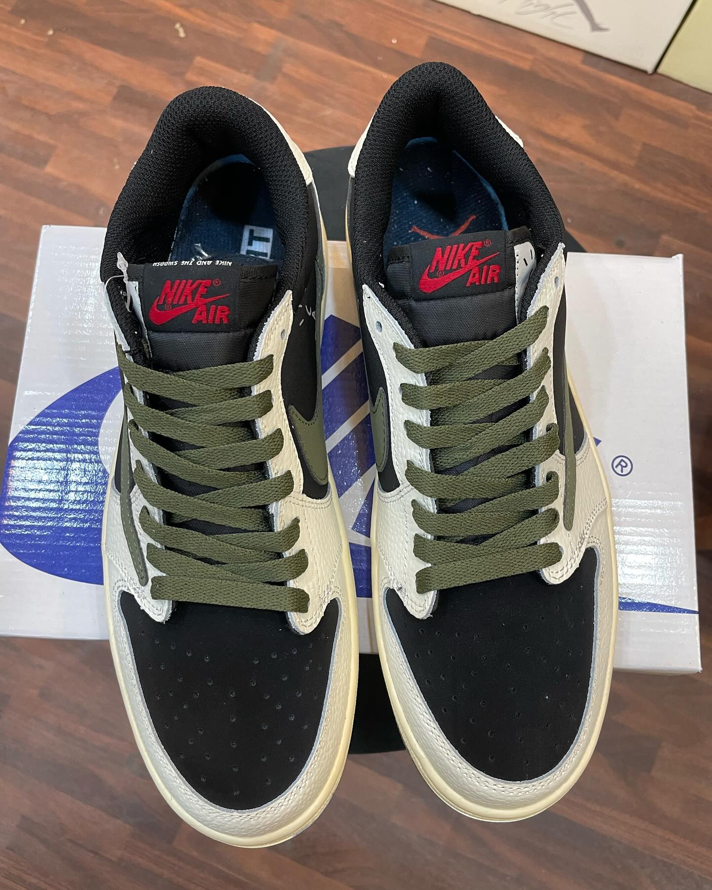 Nike Low Travis Scott - Shoe Boxs