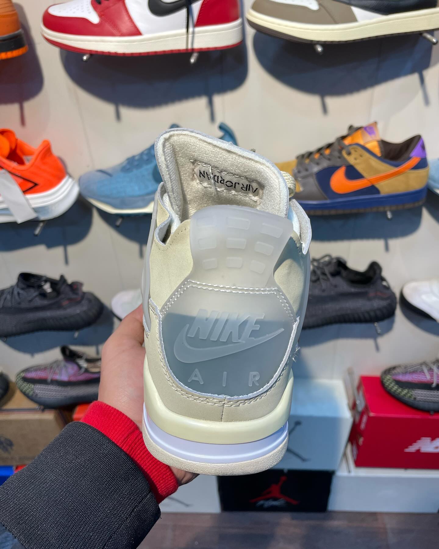 Jordan Retro 4 X Off White - Shoe Boxs